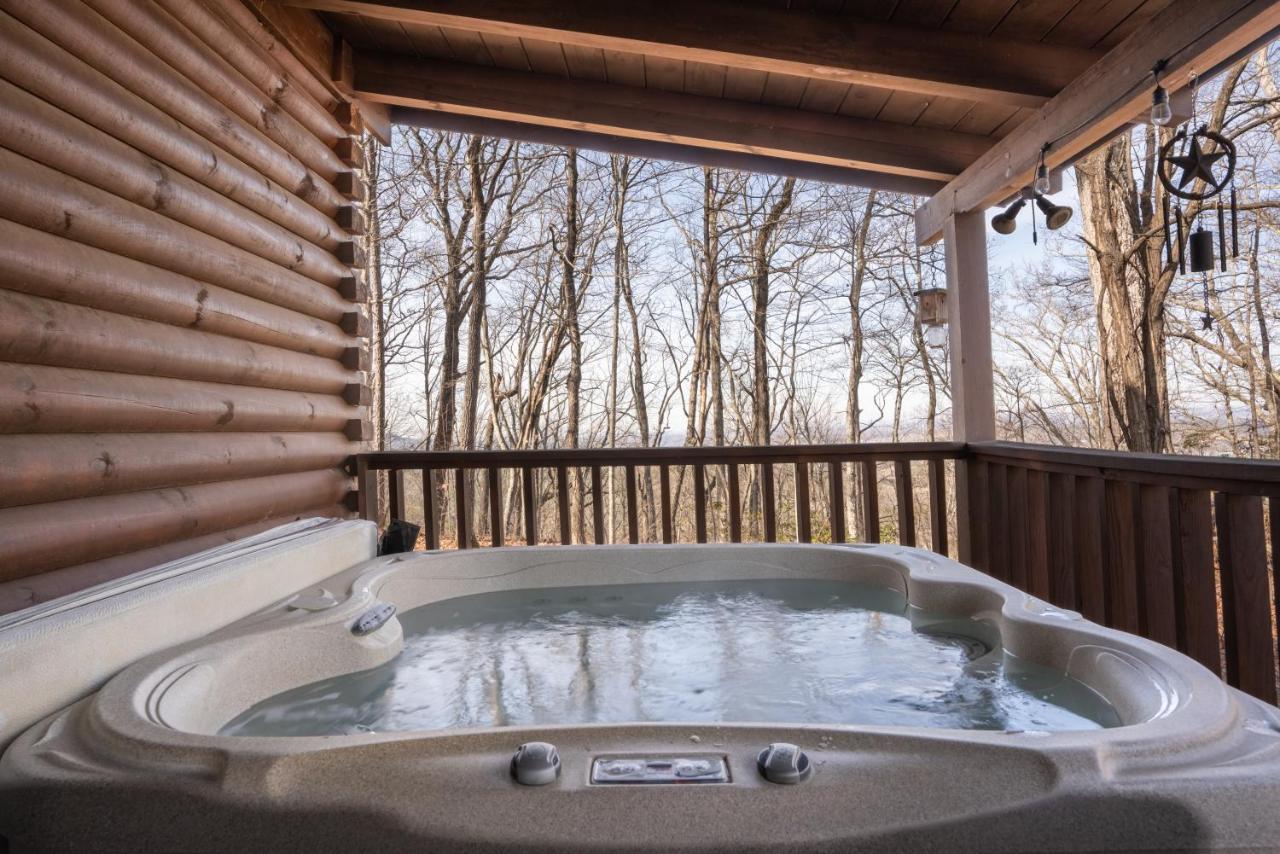Comfort Cabin Bearway To Heaven W Private Hot Tub Pigeon Forge Εξωτερικό φωτογραφία
