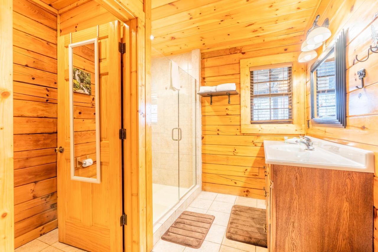 Comfort Cabin Bearway To Heaven W Private Hot Tub Pigeon Forge Εξωτερικό φωτογραφία