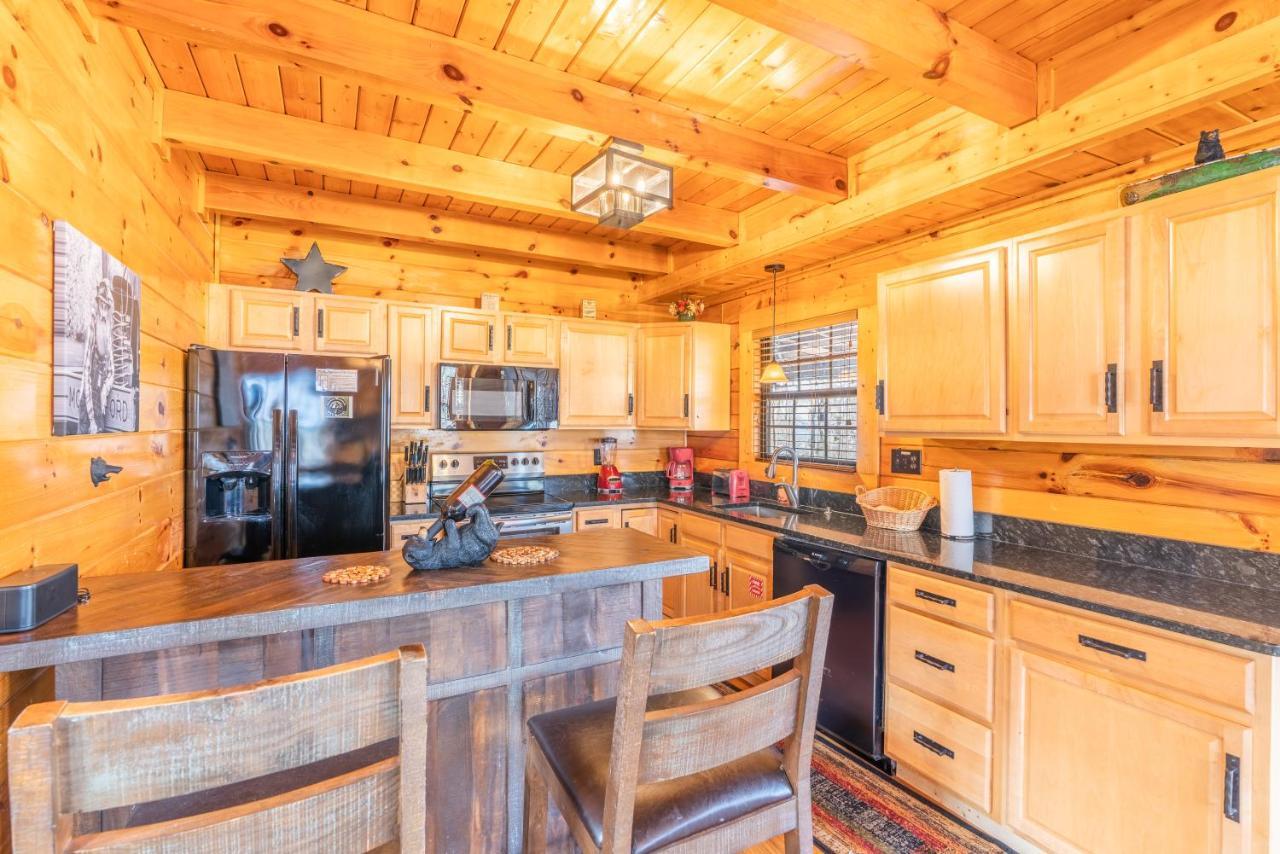 Comfort Cabin Bearway To Heaven W Private Hot Tub Pigeon Forge Εξωτερικό φωτογραφία