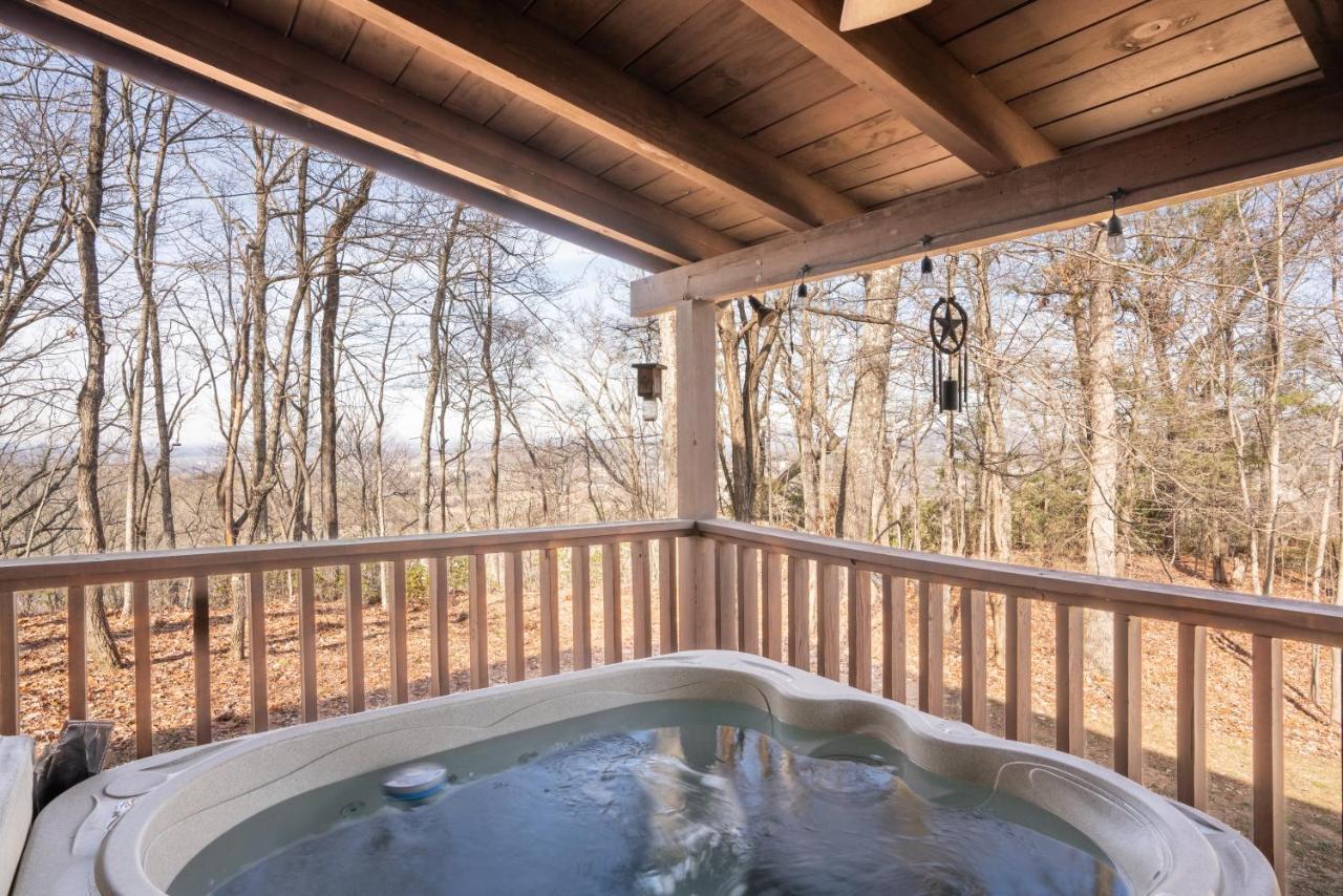 Comfort Cabin Bearway To Heaven W Private Hot Tub Pigeon Forge Εξωτερικό φωτογραφία