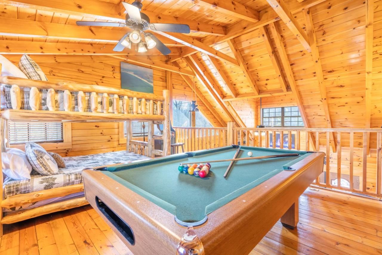 Comfort Cabin Bearway To Heaven W Private Hot Tub Pigeon Forge Εξωτερικό φωτογραφία