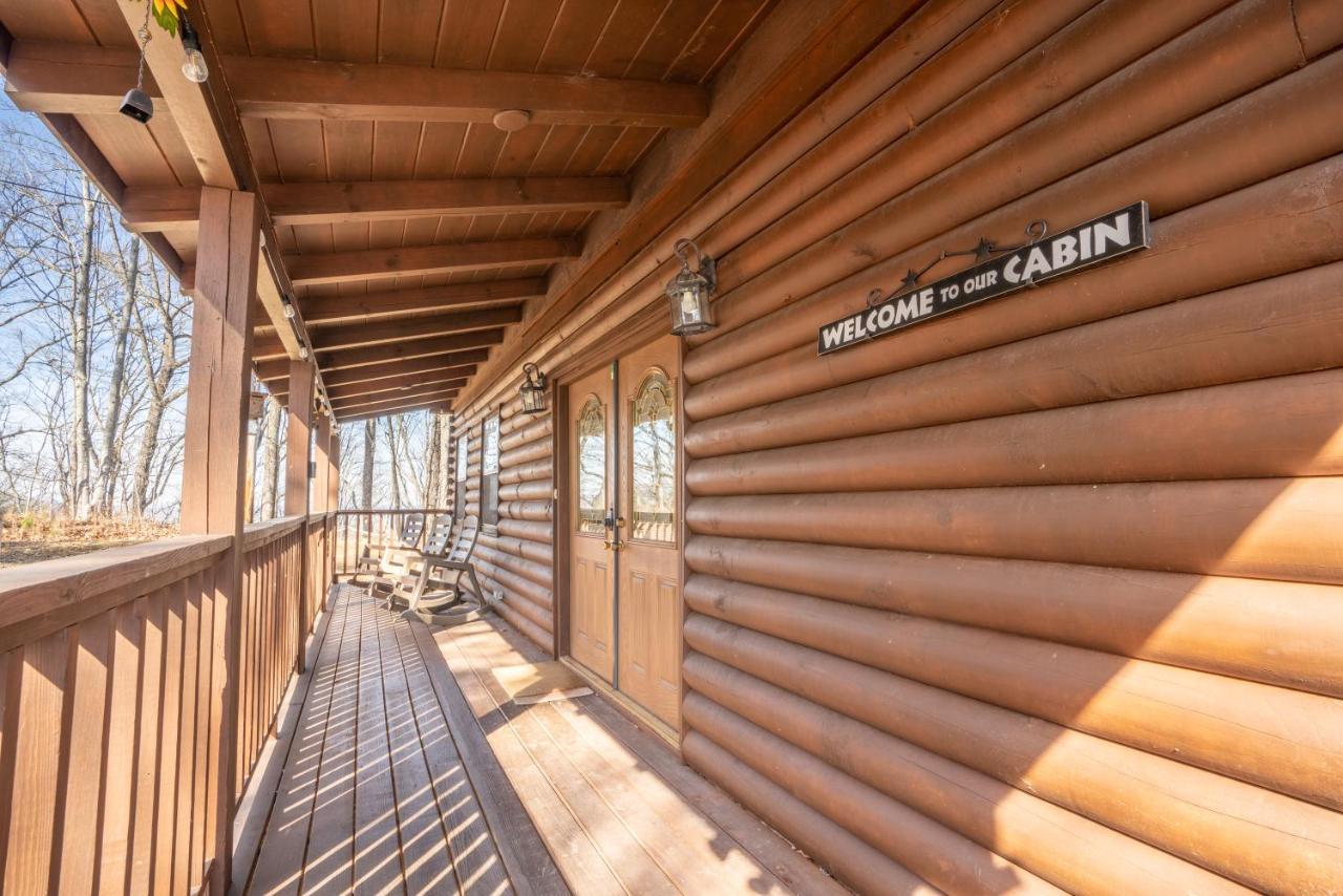 Comfort Cabin Bearway To Heaven W Private Hot Tub Pigeon Forge Εξωτερικό φωτογραφία